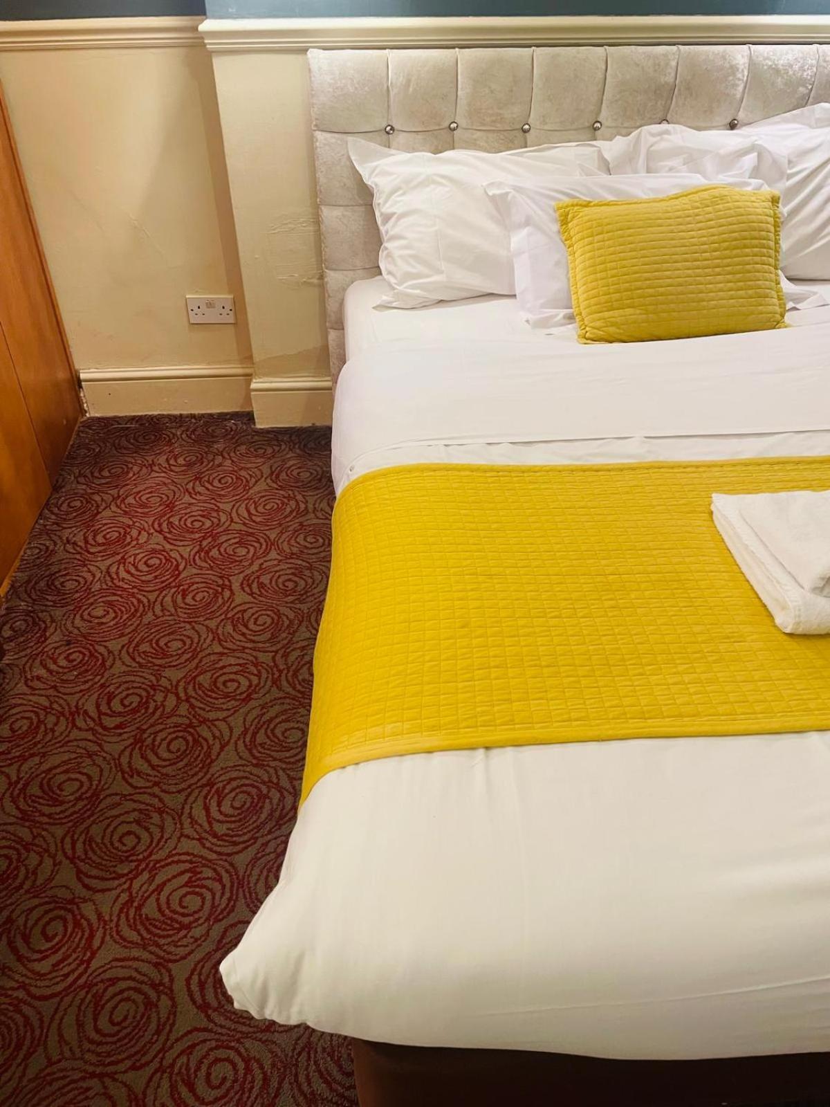 Eurobar & Hotel Oxford Kültér fotó